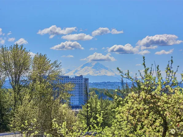 15345 Sunwood Boulevard #D203, Tukwila, WA 98188