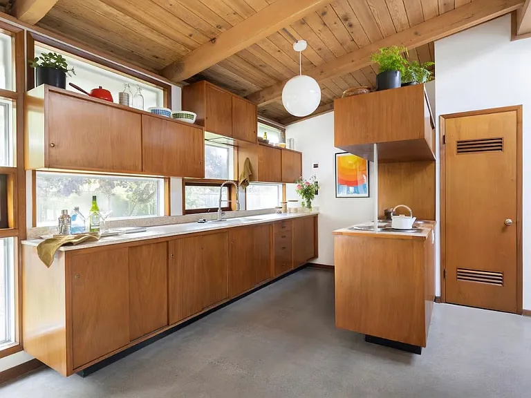 6535 NE 37th Ave — Photo 5