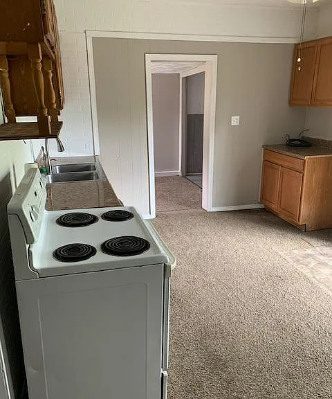 228 W Graysville St — Photo 4