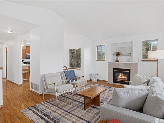 5th image of 3001 S Charlestown St