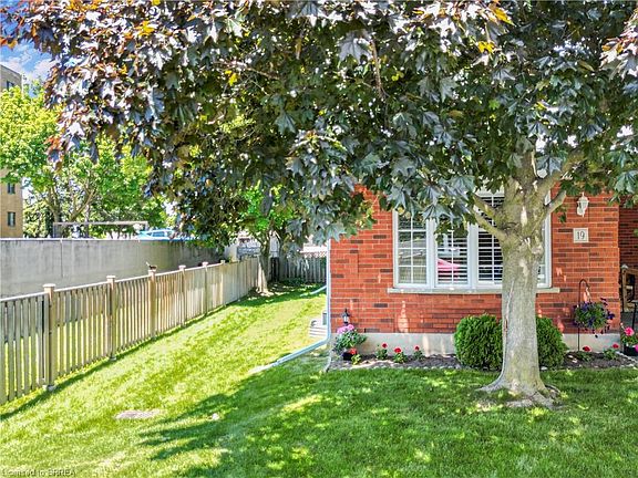 3rd image of 229 Lynden Rd #19