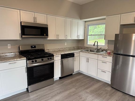 5th image of 410 Pearl Ave
