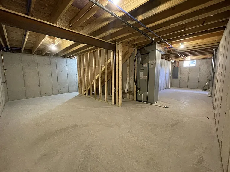 201 Equestrian Dr — Photo 11