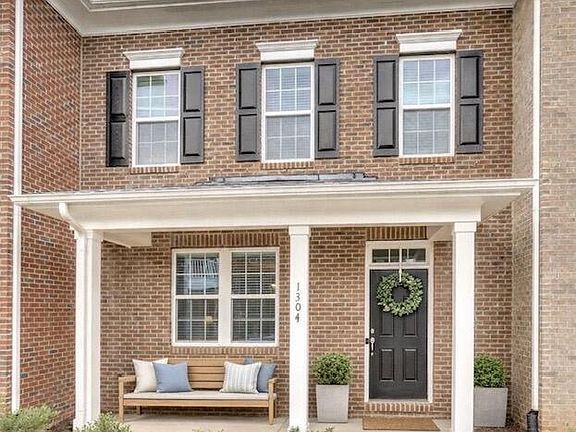 2nd image of 1304 Regulator St