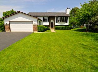 2170 High Point Dr, Lindenhurst, IL 60046