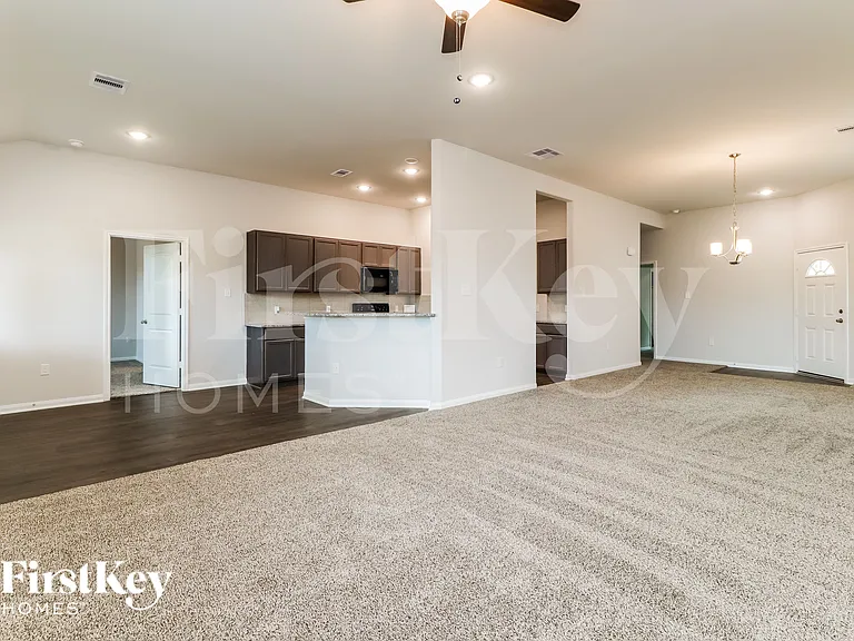 14735 Country Club Rd — Photo 4