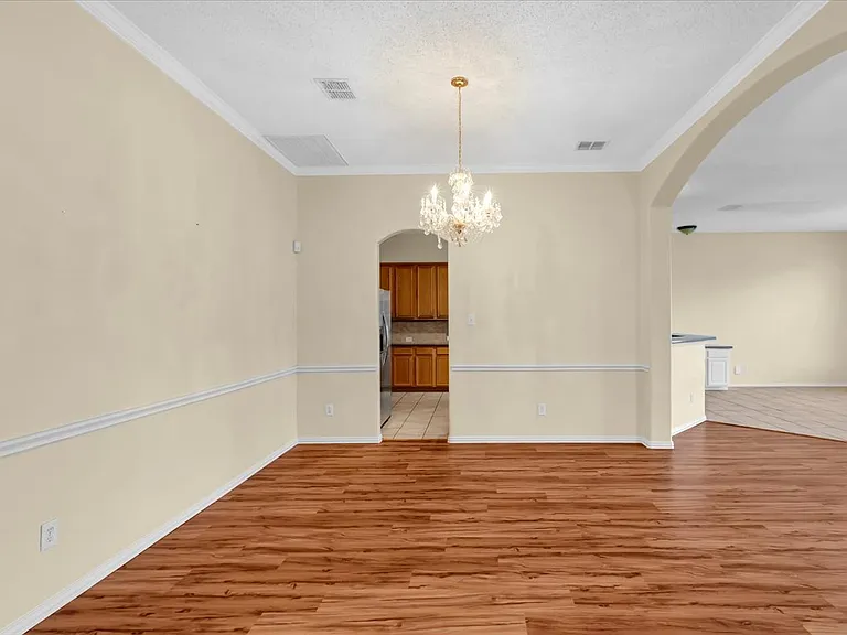 2023 Lairds Dr — Photo 10