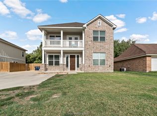 1107 Hardwood Ln, College Station, TX 77840