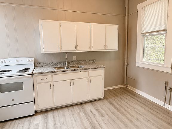 3rd image of 2700 Montana Ave #1