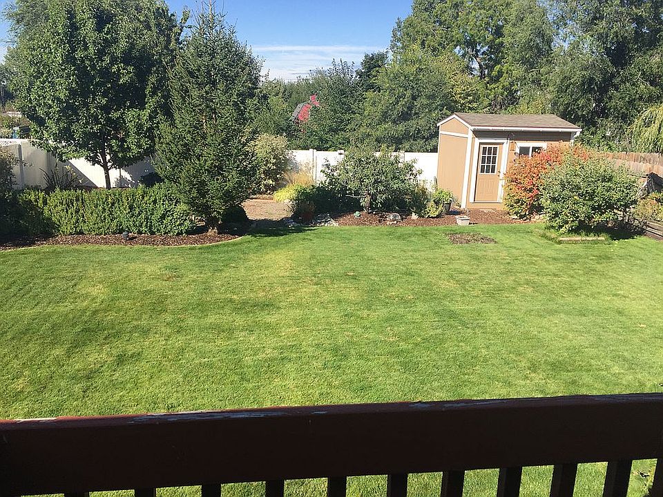 2nd image of 1813 N Arc Rd