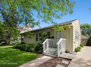 3925 Oak Ave, Brookfield, IL 60513