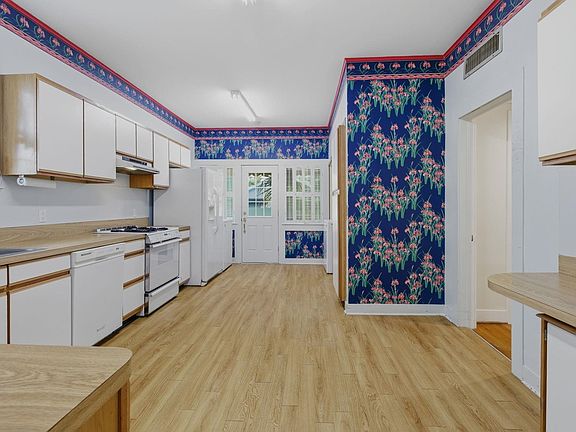 4th image of 730 Kirby Ln