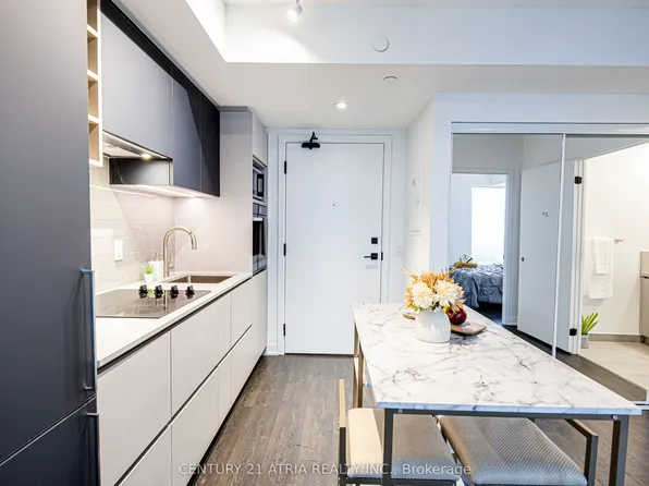 319 Jarvis St #5011, Toronto, ON M5B 0C8