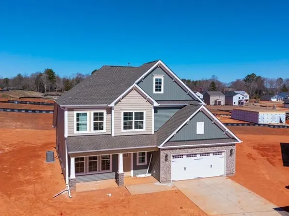 2740 Clear Lake Ct, Winston Salem, NC 27106
