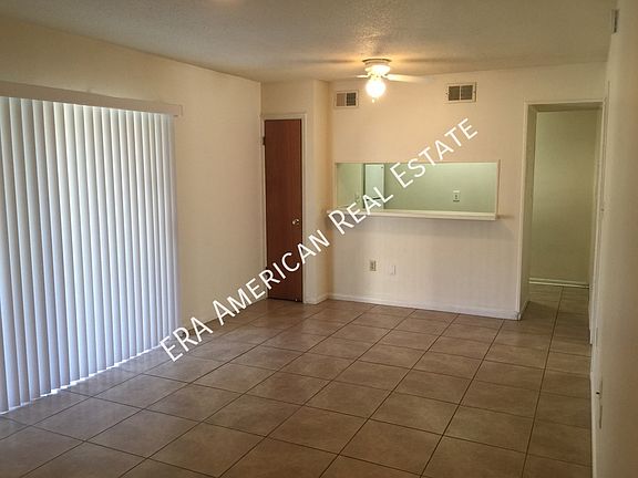 3rd image of 407 Marshall Ct NW Unit 4