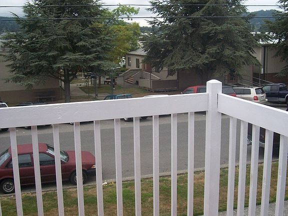 4th image of 2305 Pacific St #402
