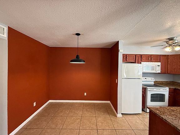 5th image of 3014 Antique Oaks Cir APT 119