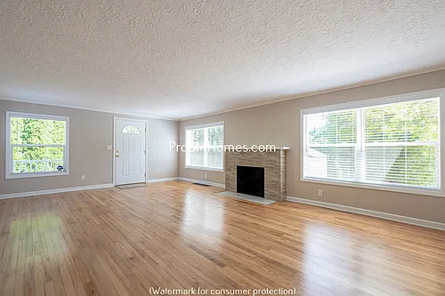 12566 SE 27th Ave Photo 1