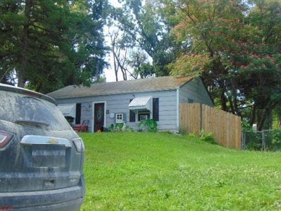 4th image of 517 SE 35th Ter