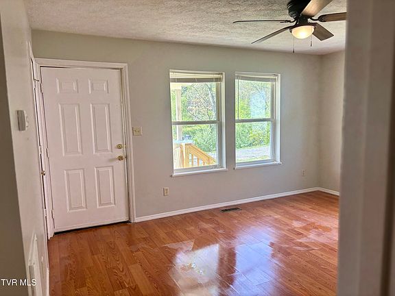 3rd image of 144 Kitty Cole Ln