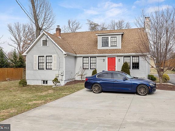 3rd image of 9226 Fowler Ln