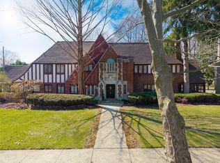 1735 Lincolnshire Dr, Detroit, MI 48203