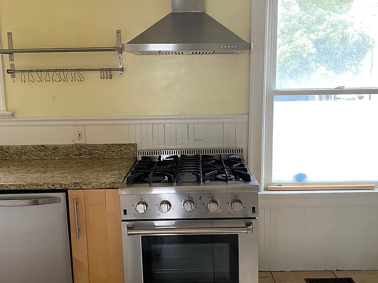 4629 Shattuck Ave — Photo 18
