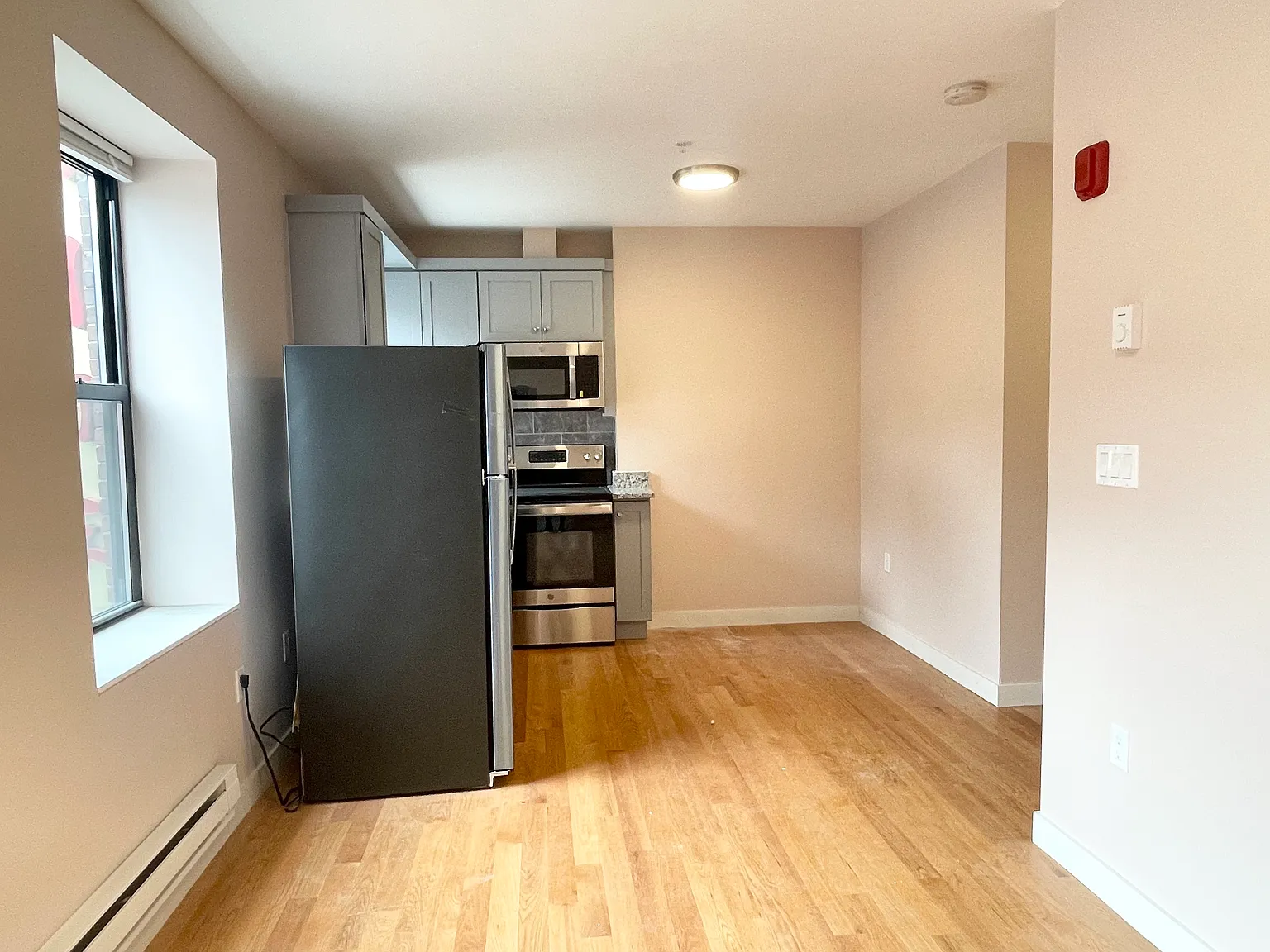Studio, $2,200 — Photo 2