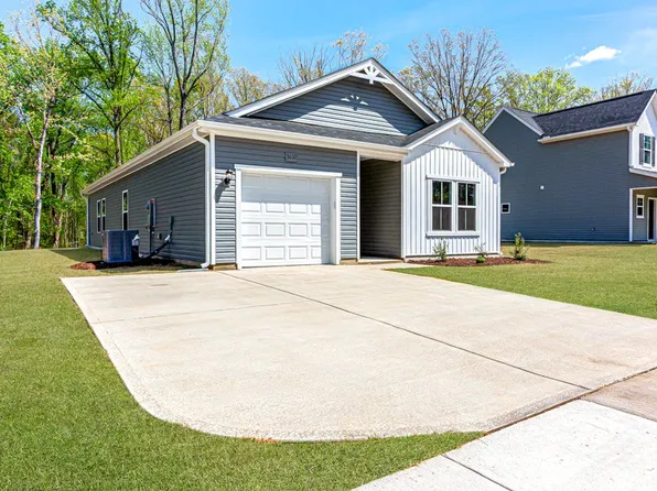 5132 Tyndall Dr, Sanford, NC 27330