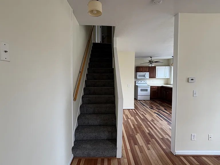 1071 Ackley St — Photo 5