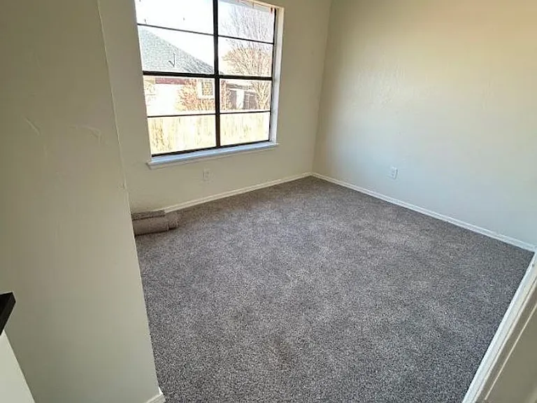 9803 Larkspur Ln — Photo 3