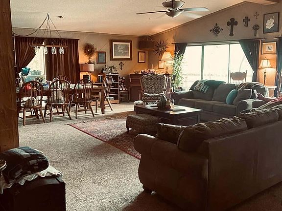 5th image of 492 Lake Dr