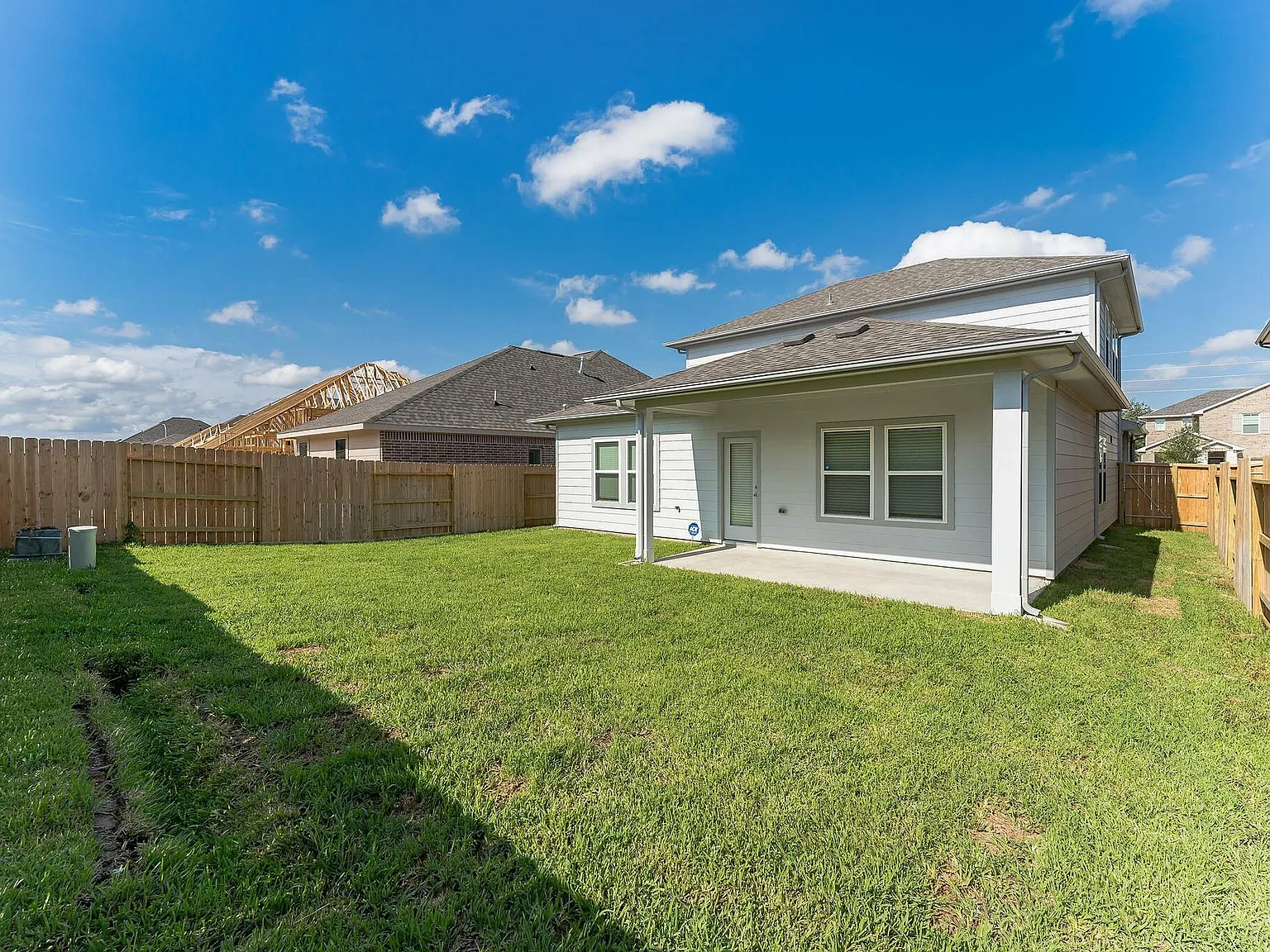 4 bed, 2.5 bath, 2428 sqft, $2,550 — Photo 4