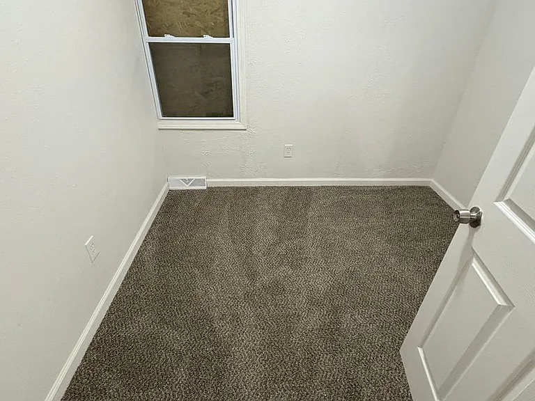 11 Westwood Dr — Photo 4