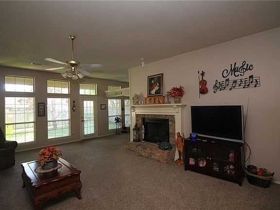 3rd image of 3757 Clear Brook Cir