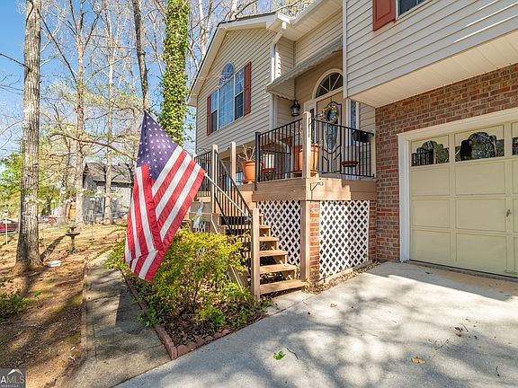 3rd image of 100 Azalea Dr