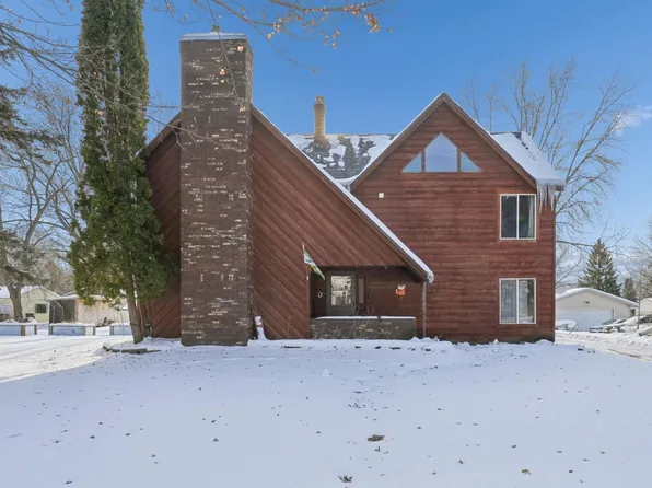 202 W Warren St, Roberts, WI 54023