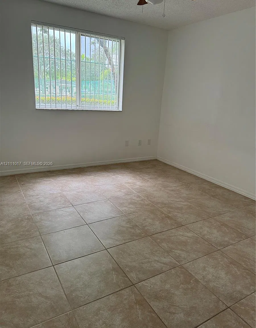 Royal Grand Condo — Photo 3