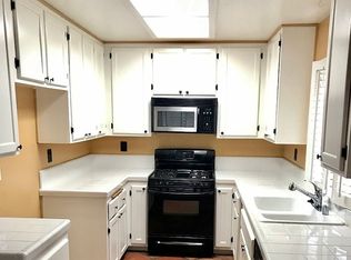 702 Lake St APT 63, Huntington Beach, CA 92648