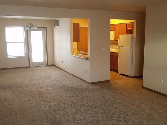 2nd image of 420 College Dr APT A5
