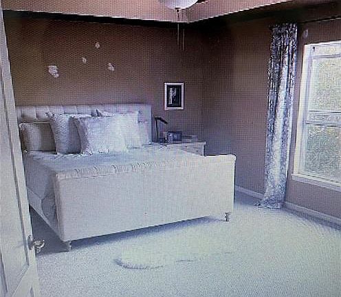 2nd image of 215 Bay Arbor Blvd