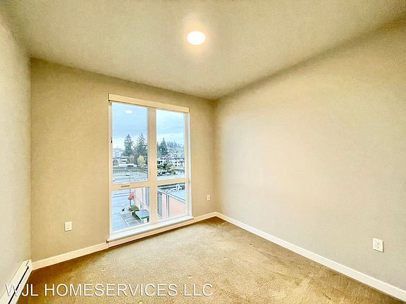 5th image of 1085 103rd Ave NE Unit 402