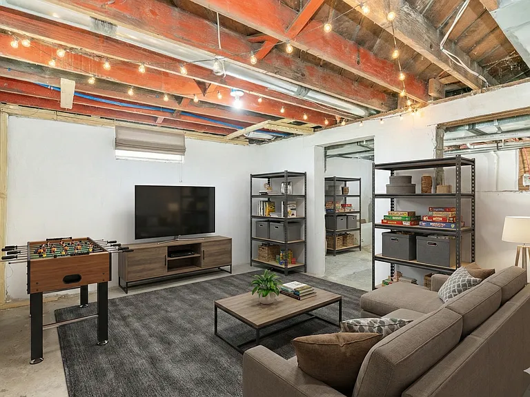 Basement
Virtually staged
