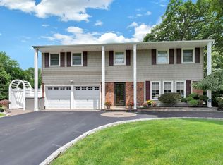 23 Gaynor Ave, Nesconset, NY 11767