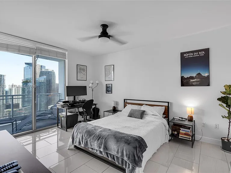 90 SW 3rd St #4403 — Photo 12