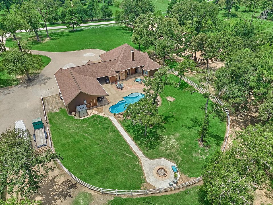 1st image of 420 Ruel Rd