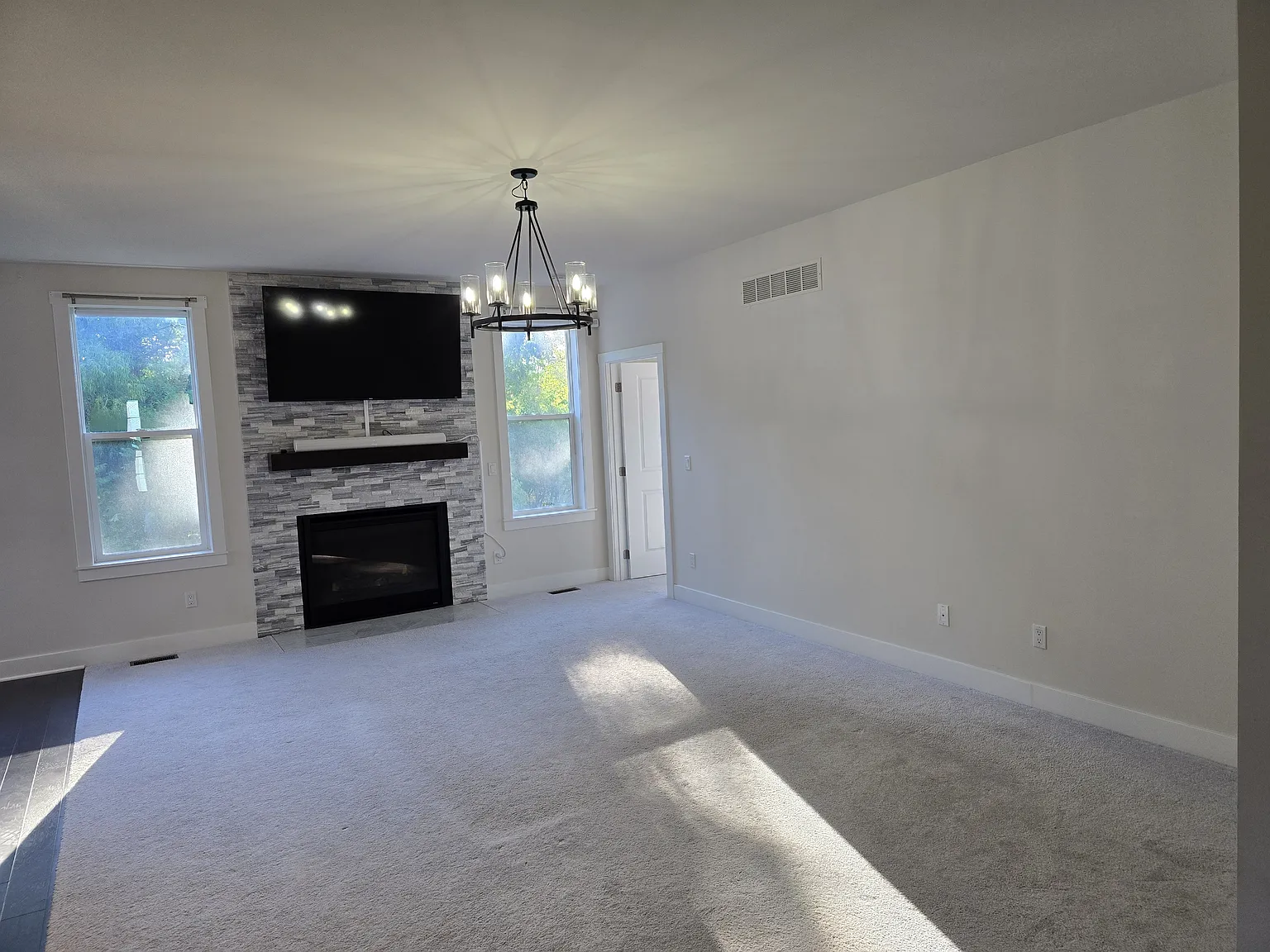 5545 Helmsdale Boulevard - 1 — Photo 2