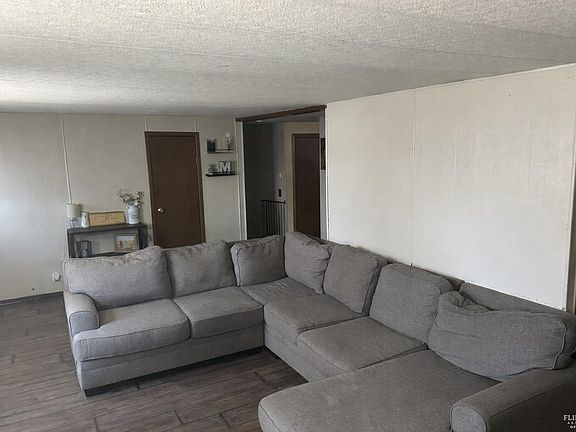 3rd image of 321 N Iowa St