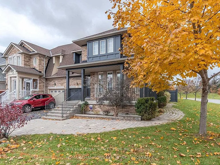 49 Convoy Cres — Photo 2