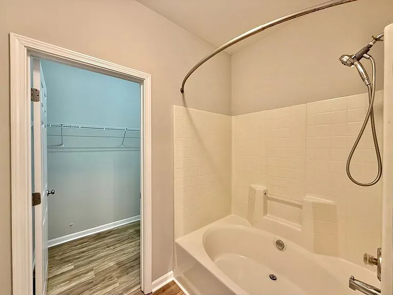 2113 Trefoil Ln — Photo 13